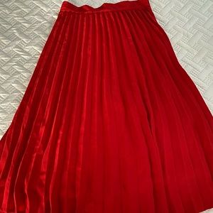 Red midi skirt. Size XS